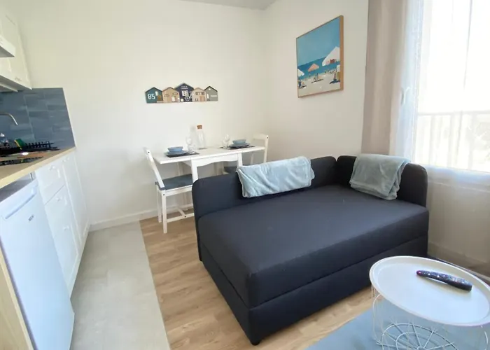 La Au Centre-port D'agde Апартаменты